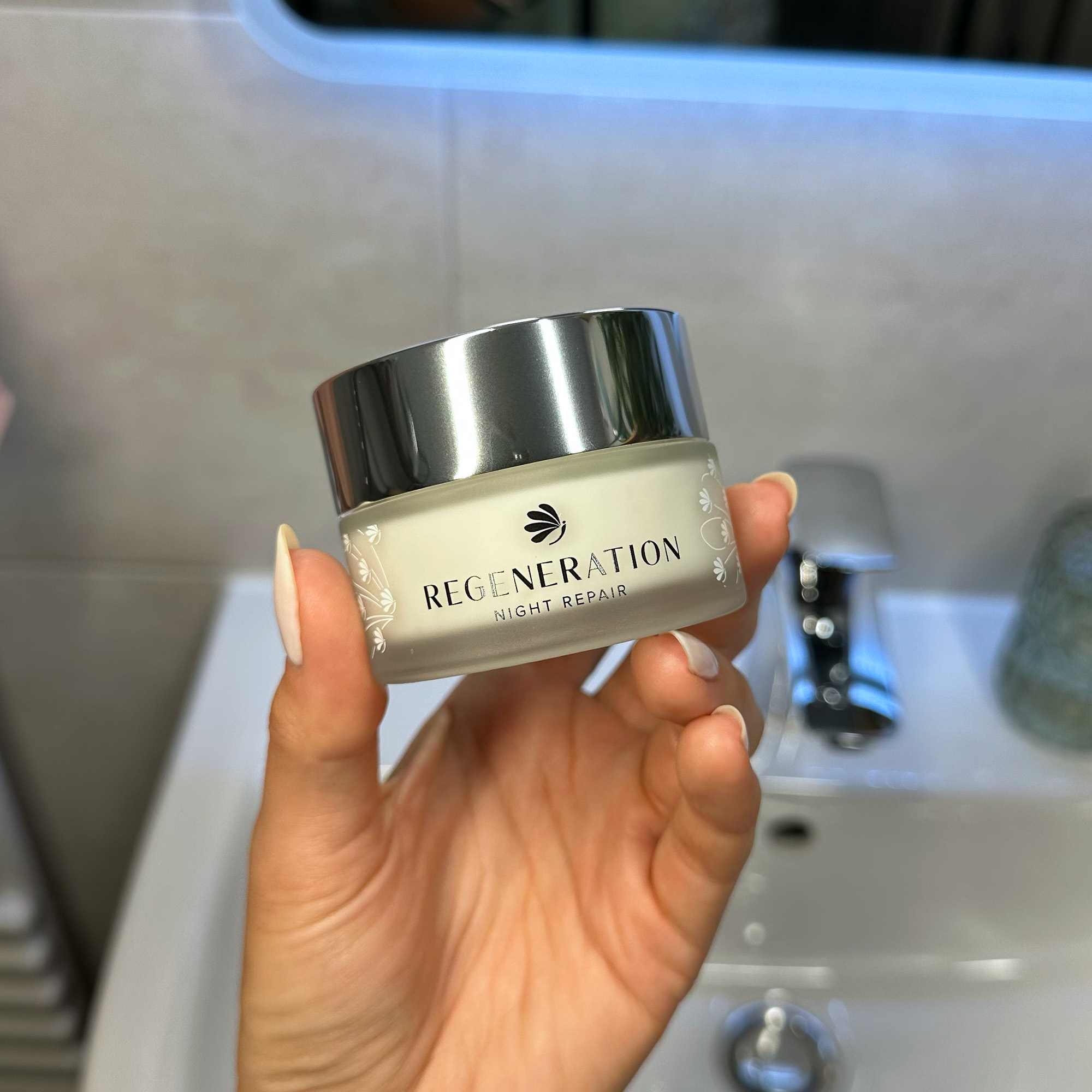 Regenration Night Repair Creme Highlight